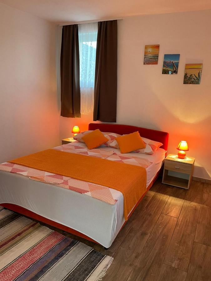 Apartmani Mateja Kaštela Exterior foto