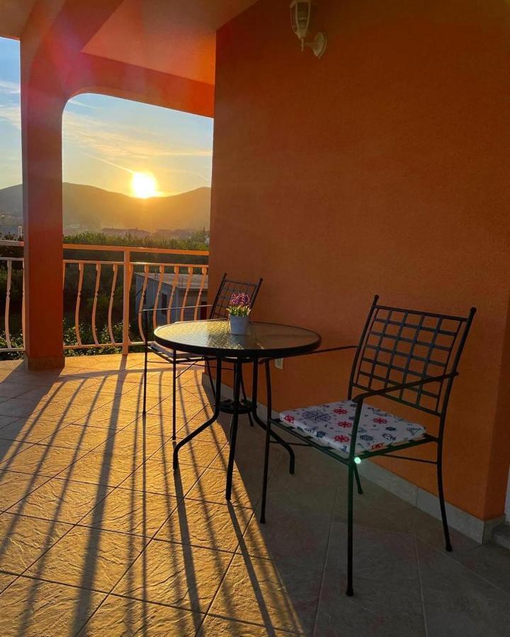 Apartmani Mateja Kaštela Exterior foto