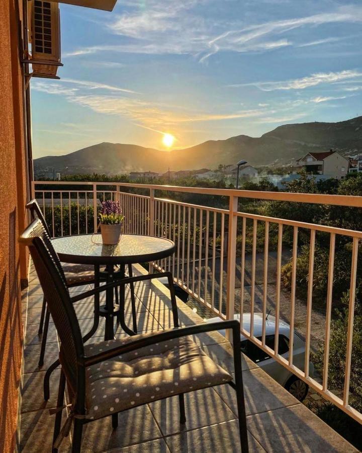 Apartmani Mateja Kaštela Exterior foto